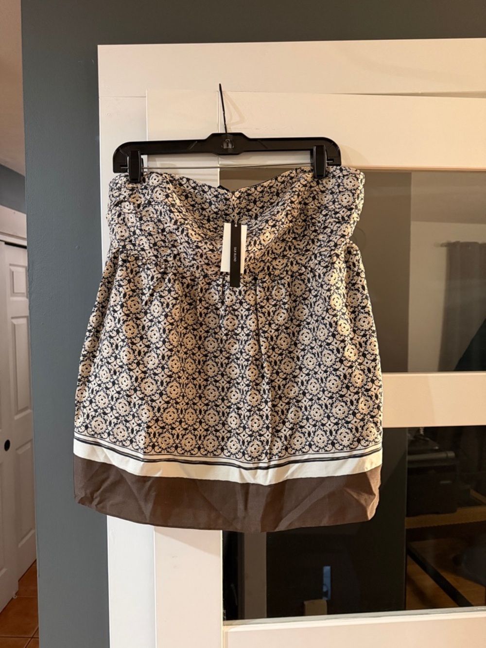 Banana Republic Navy and Cream Printed Skirt with Brown Band